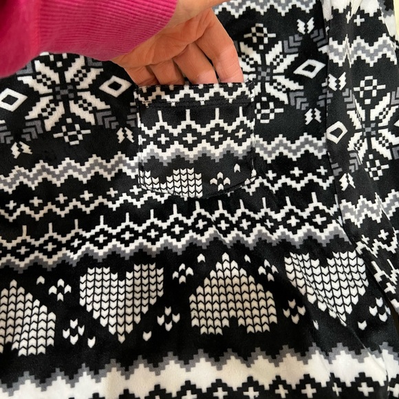 Women pajama or house outfit size S - Picture 3 of 7